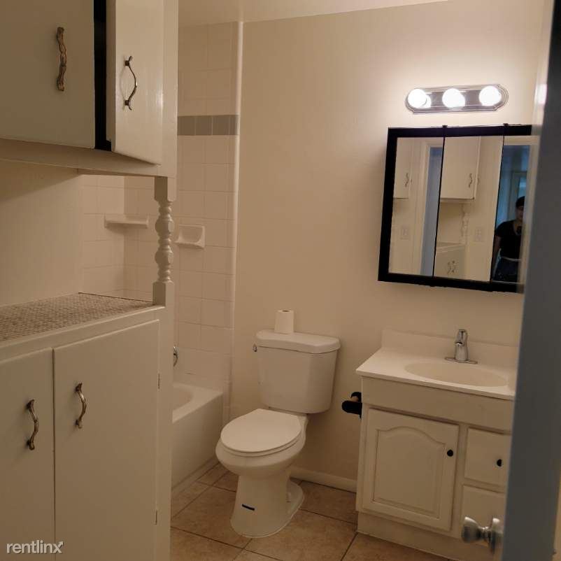 Primary Photo - 4 br, 2 bath House - 1328 W 7th St