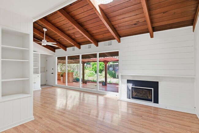 Foto del edificio - 3BD/1B Single Family Home - Zen Garden!