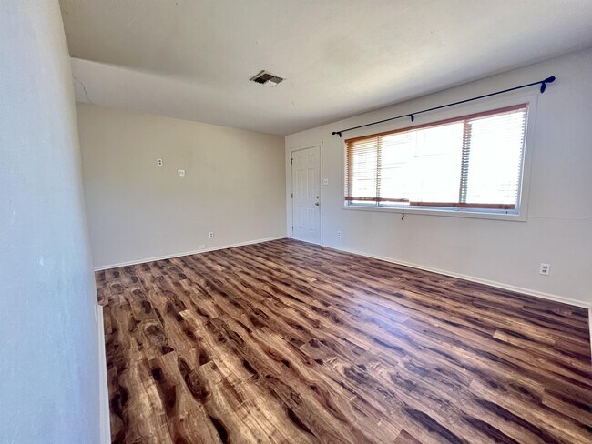 Foto del edificio - 2400 Buchanan St