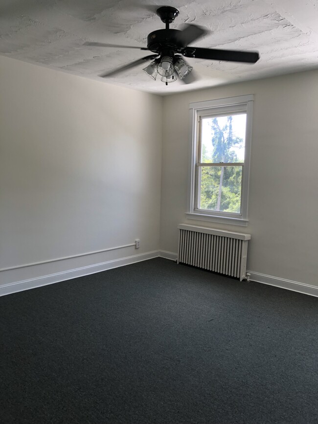 Building Photo - 4340 Parkside Dr