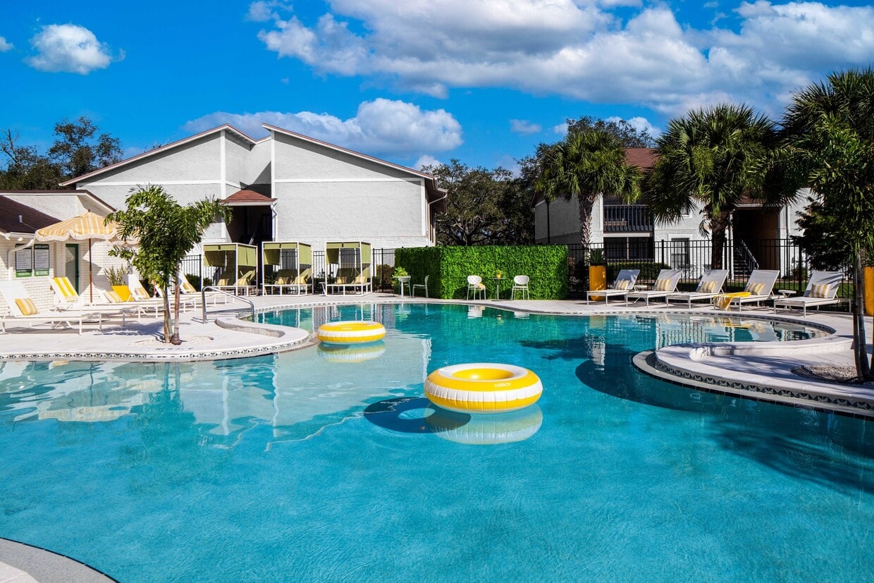 Primary Photo - The Avenue Apartments