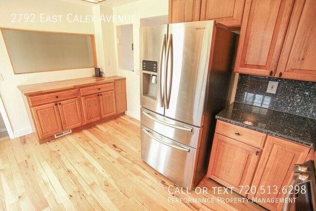 Foto del edificio - 2792 E Caley Ave