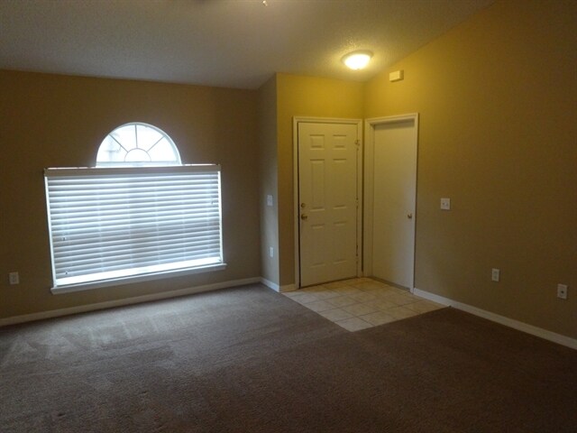 Foto del edificio - 7251 Lawn Tennis Ln