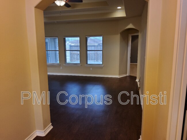 Foto del edificio - 4009 Cimarron Lake Dr