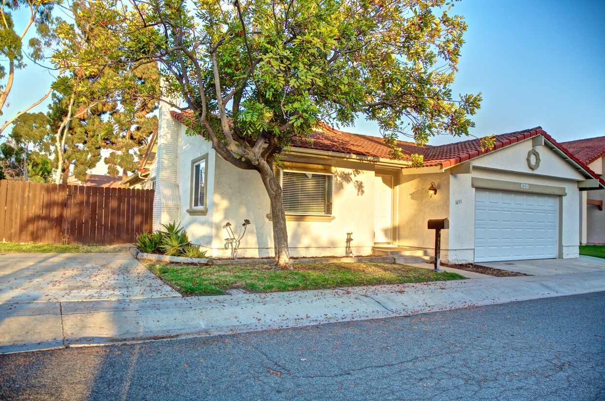 Primary Photo - 1651 Point Loma Ct