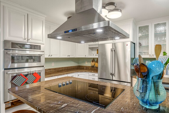 Building Photo - 20043 Forest Park Dr NE