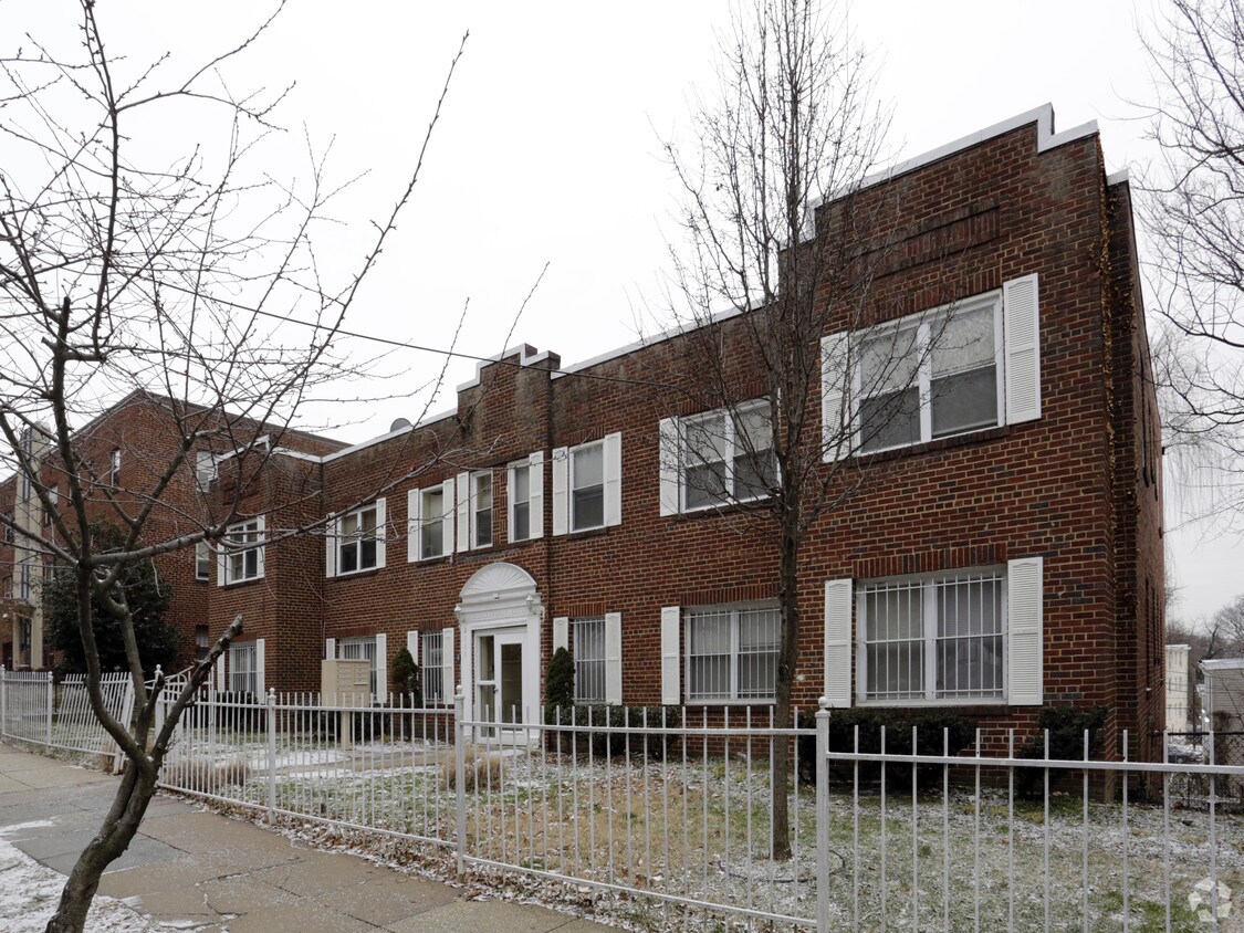 Foto del edificio - 2111 18th St SE