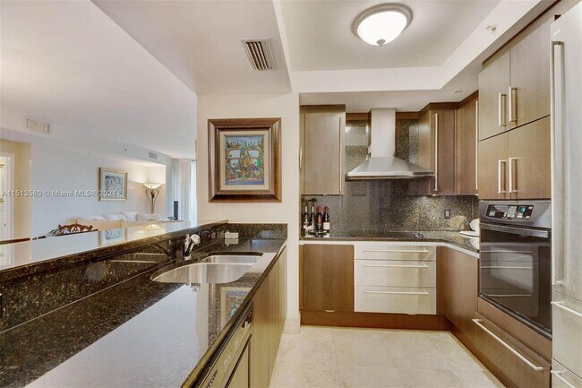 Building Photo - 3400 SW 27th Ave