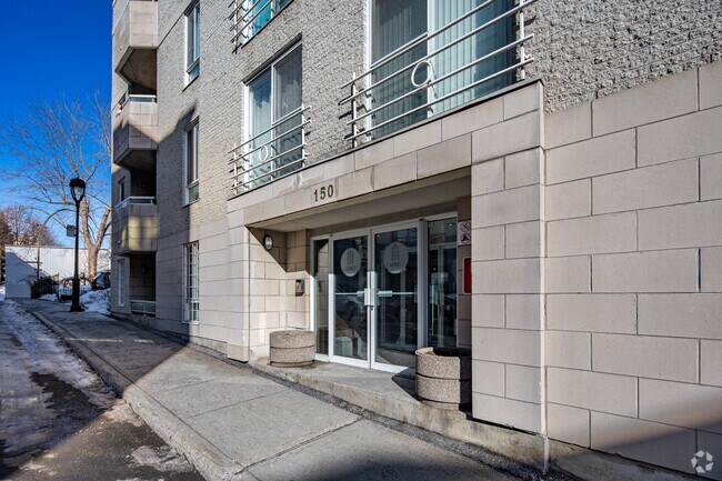 Photo du bâtiment - The St-Norbert Apartments