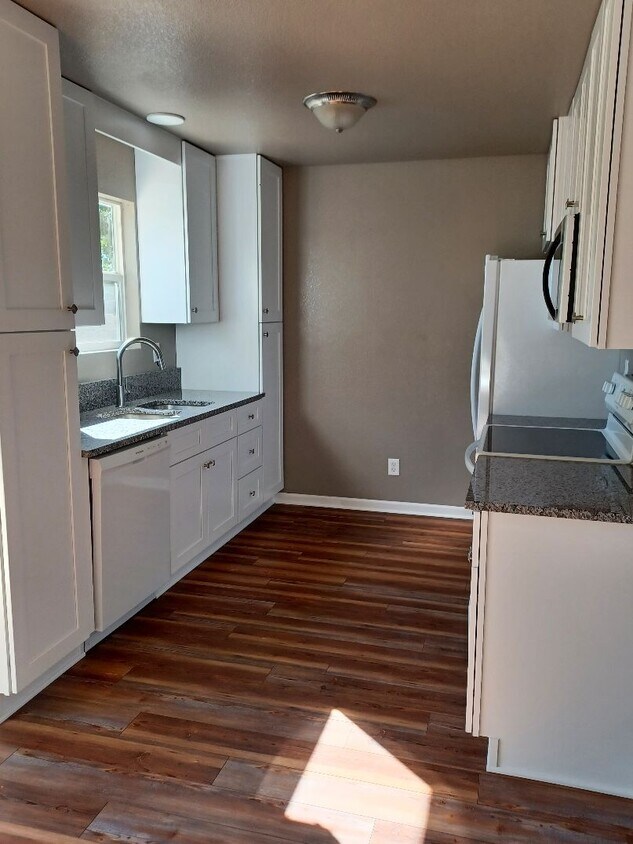 Foto principal - 3101 Rock Point Ct