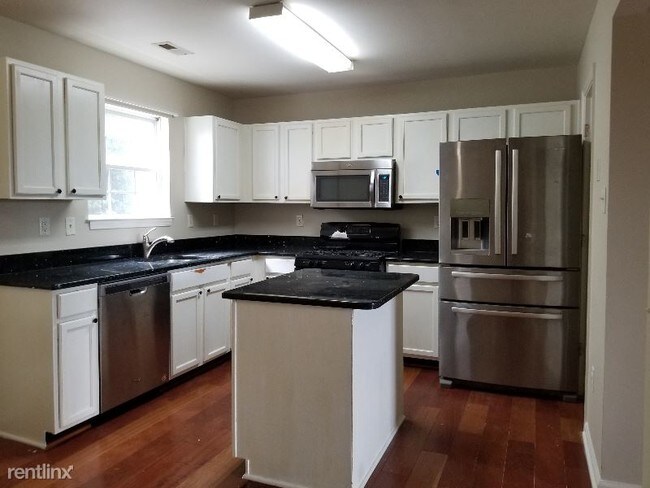 Foto del edificio - 3 br, 3 bath Townhome - 8156 Casey Court