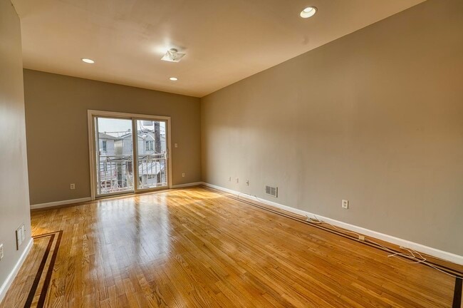 Foto del edificio - 392 Liberty Ave