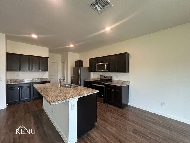 Foto del edificio - 5046 Firefly Hls