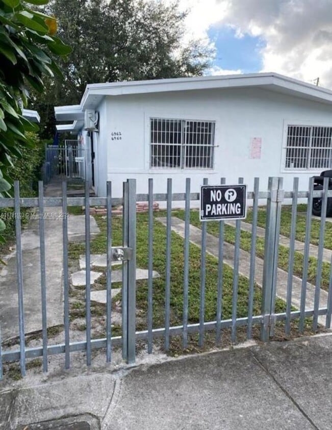 Photo - 6960 NW 6th Ct-6962-6962