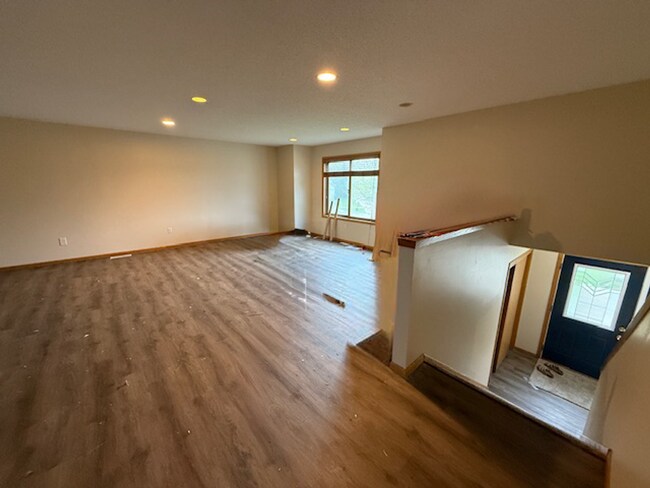 Foto del edificio - Large 5 bedroom home with updates in quiet neighborhood