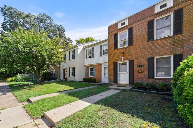 Foto del edificio - Ready Now! 3 bedroom Townhouse in Annapolis!