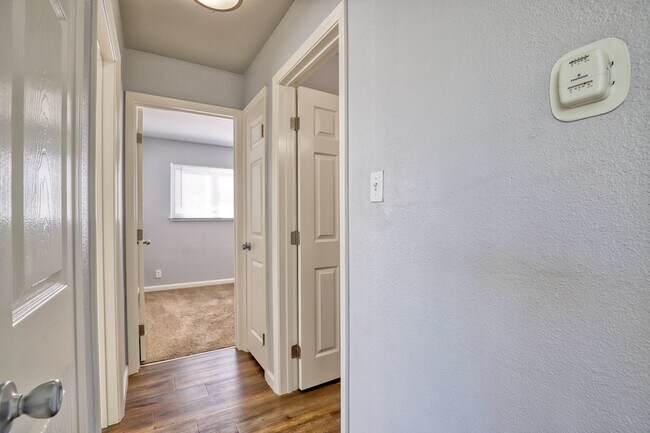 Foto del edificio - 734 E 20th St
