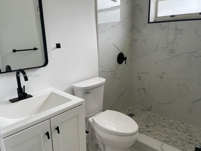 Foto del edificio - 6025 Polk St