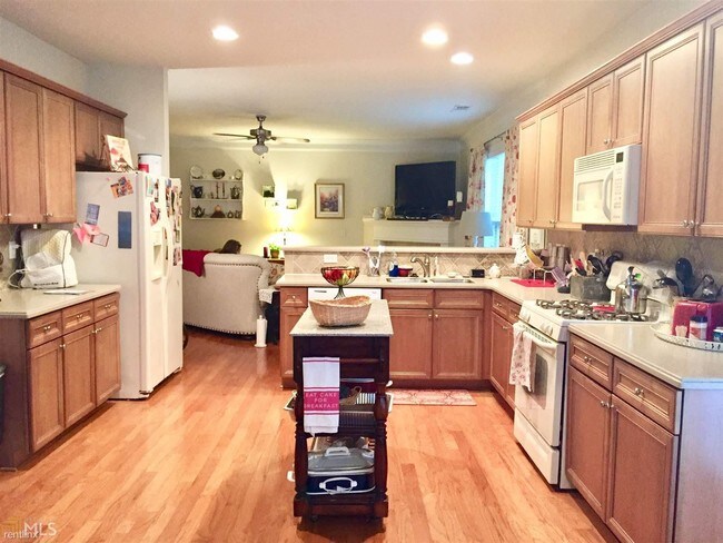 Building Photo - 4 br, 2 bath House - 3906 Carriage House Dr