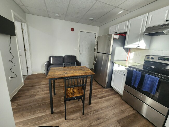 Foto del edificio - 151 S Main St