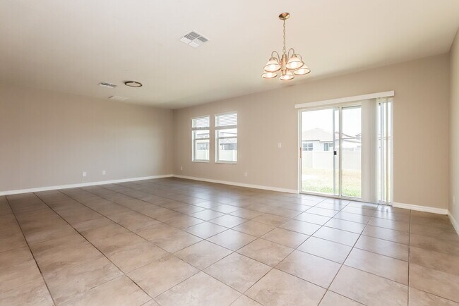 Building Photo - 6731 Trent Creek Dr