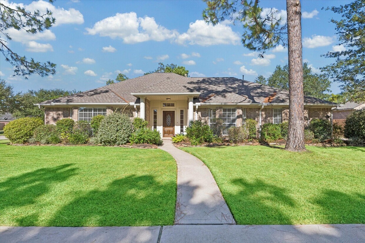 Foto principal - 501 Pine Bluff Dr