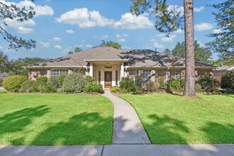 Building Photo - 501 Pine Bluff Dr