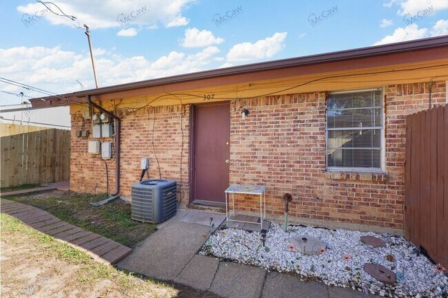 Foto del edificio - 307 Cliff Dr