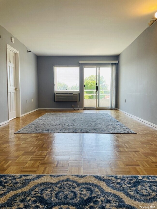 Building Photo - 205 Mineola Blvd