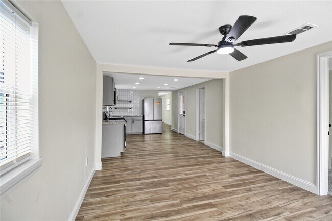 Building Photo - 7725 Avenue H