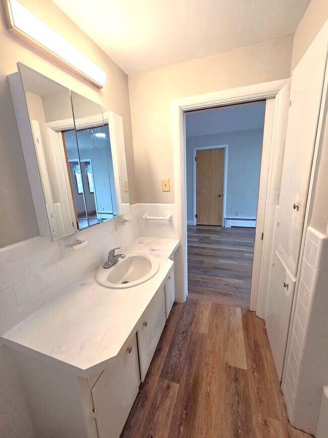 Foto del edificio - 535 Manville Rd