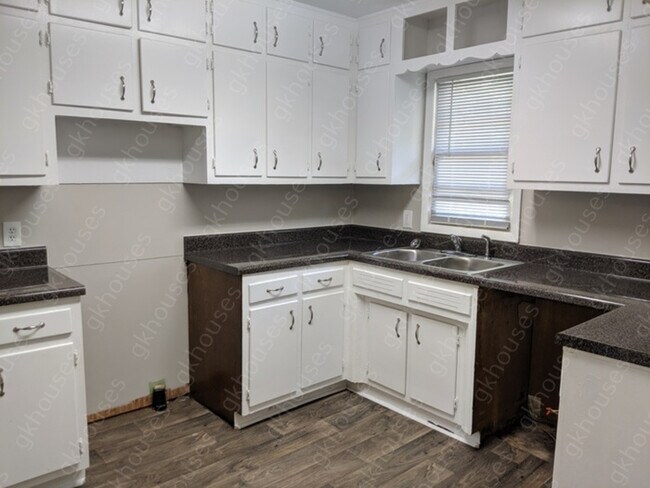 Foto del edificio - 2316 3rd St NE