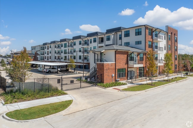 Building Photo - The Bowie at Bishop Ridge