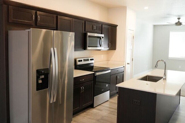 Building Photo - Modern 3-Bedroom Ranch in Grimes – Availab...