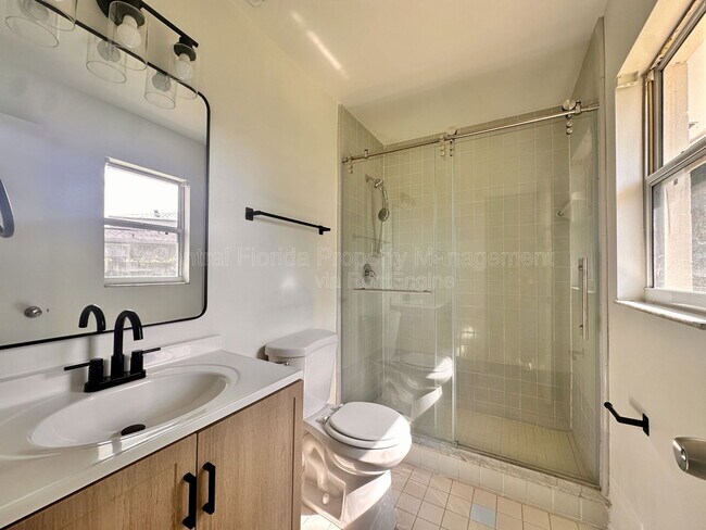 Foto del edificio - 1432 Lantry Ct