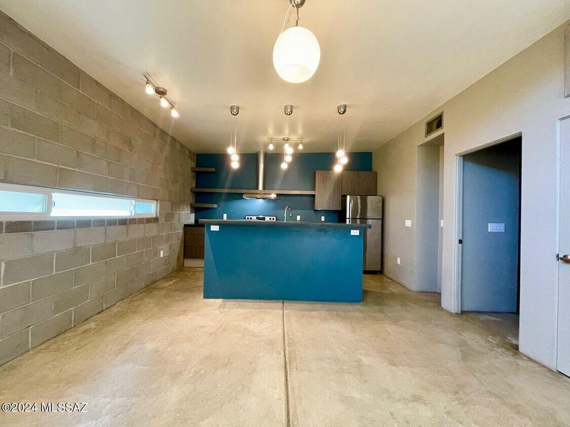 Foto principal - 3429 E Presidio Rd
