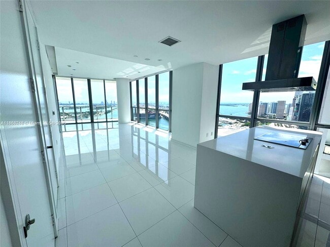 Building Photo - 1100 Biscayne Blvd