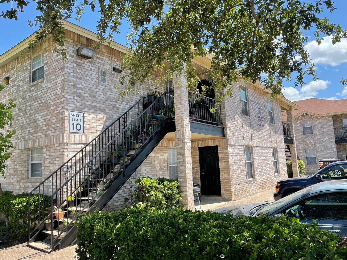 502 Shiloh Dr, Laredo, TX 78045 Apartments in Laredo, TX