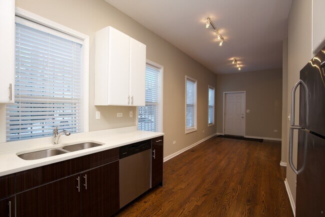 Foto del edificio - 2101 W Fletcher St