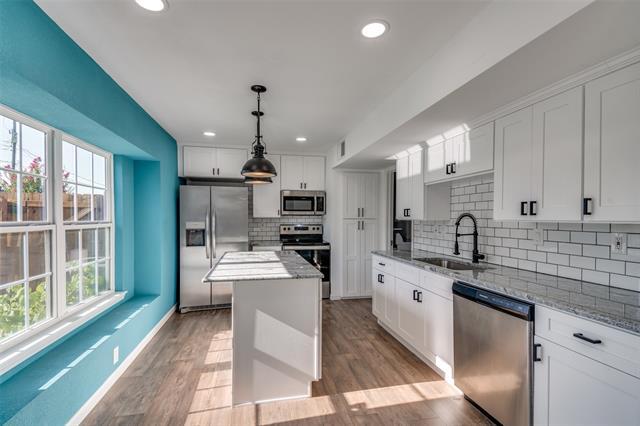 Building Photo - 4514 Miramar Dr