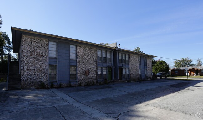Primary Photo - Villas on the Hill 1165