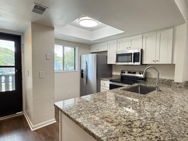 Foto del edificio - 4307 Holly Tree Rd