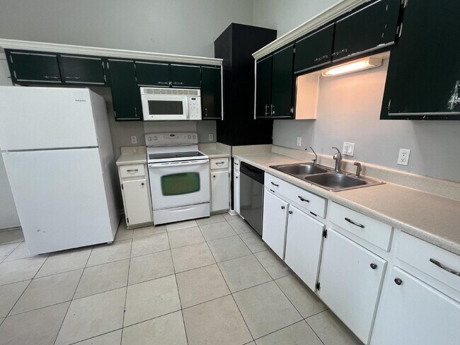 Foto del edificio - Charming 3 Bed, 2 Bath Home for Rent in Ri...
