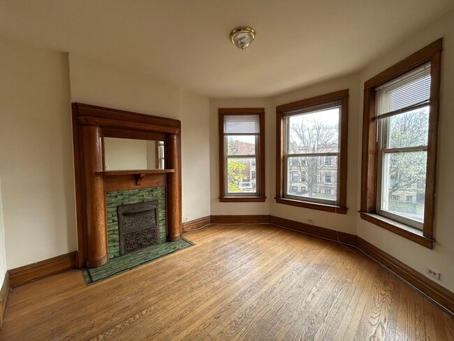 Building Photo - 1216 W Addison St