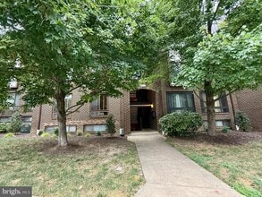 Building Photo - 122 Roberts Ln