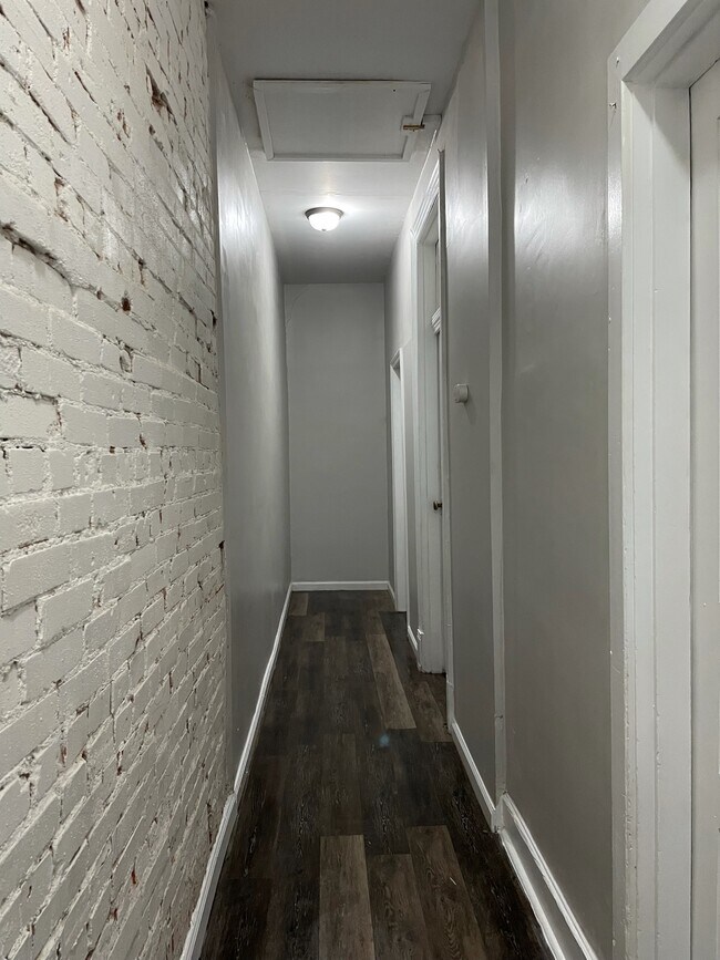 Foto del edificio - 2127 Chippewa St