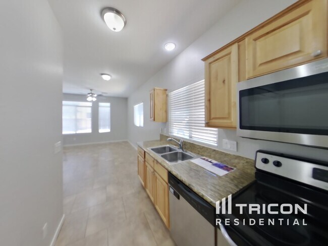 Foto del edificio - 10321 W Monterosa Ave