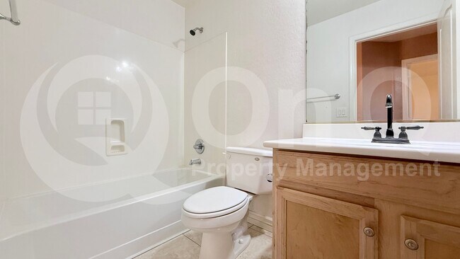 Foto del edificio - 653 W Dexter Way