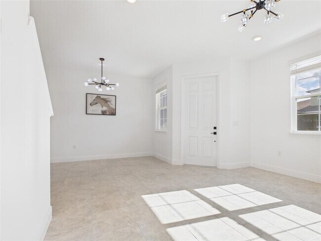 Building Photo - 5611 SW 72nd Ct