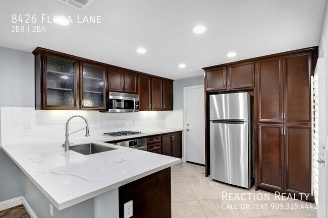 Foto del edificio - 8426 Flora Ln